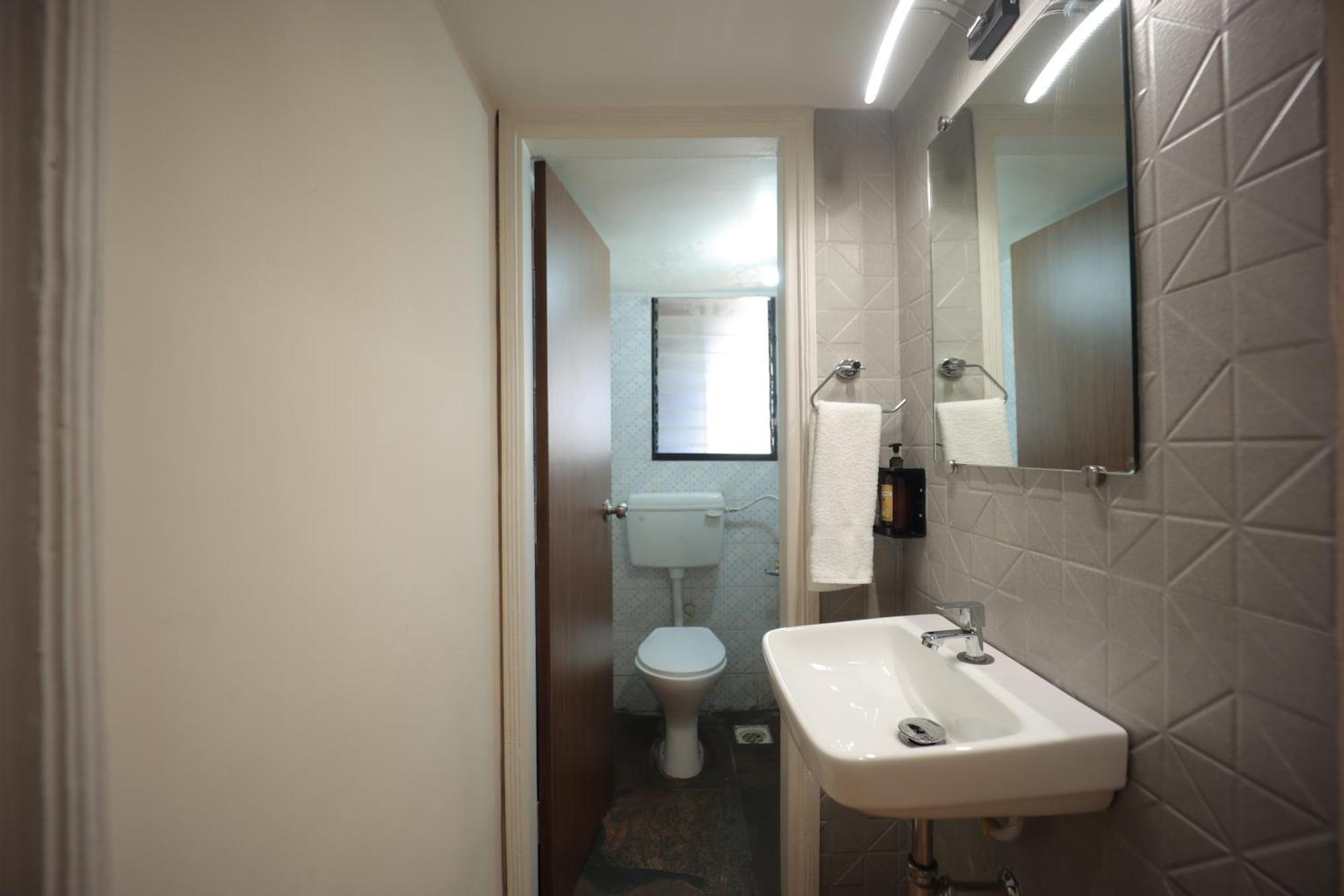 The Byke Studio Pure Veg Apartment, Тане Екстериор снимка
