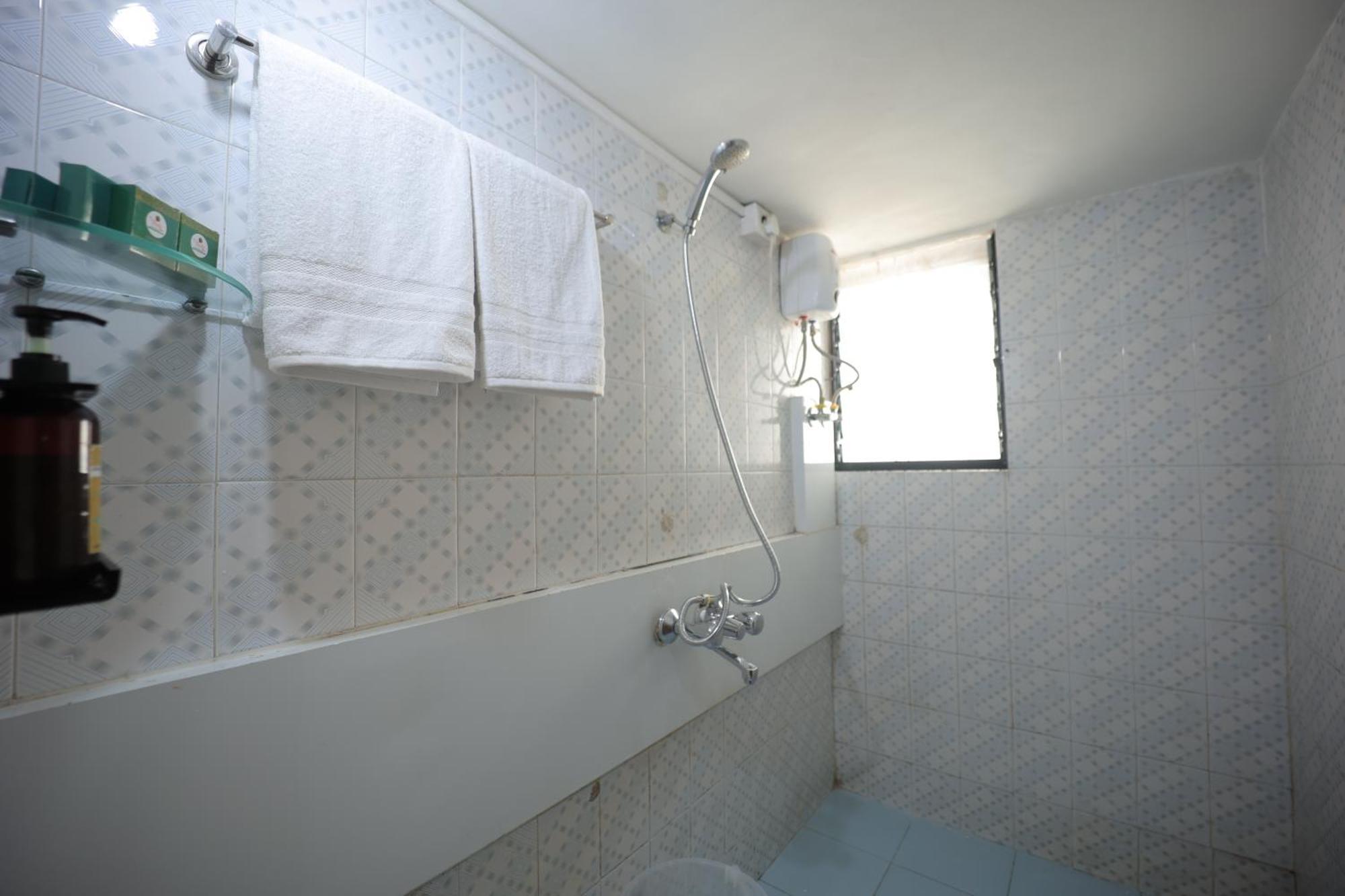 The Byke Studio Pure Veg Apartment, Тане Екстериор снимка