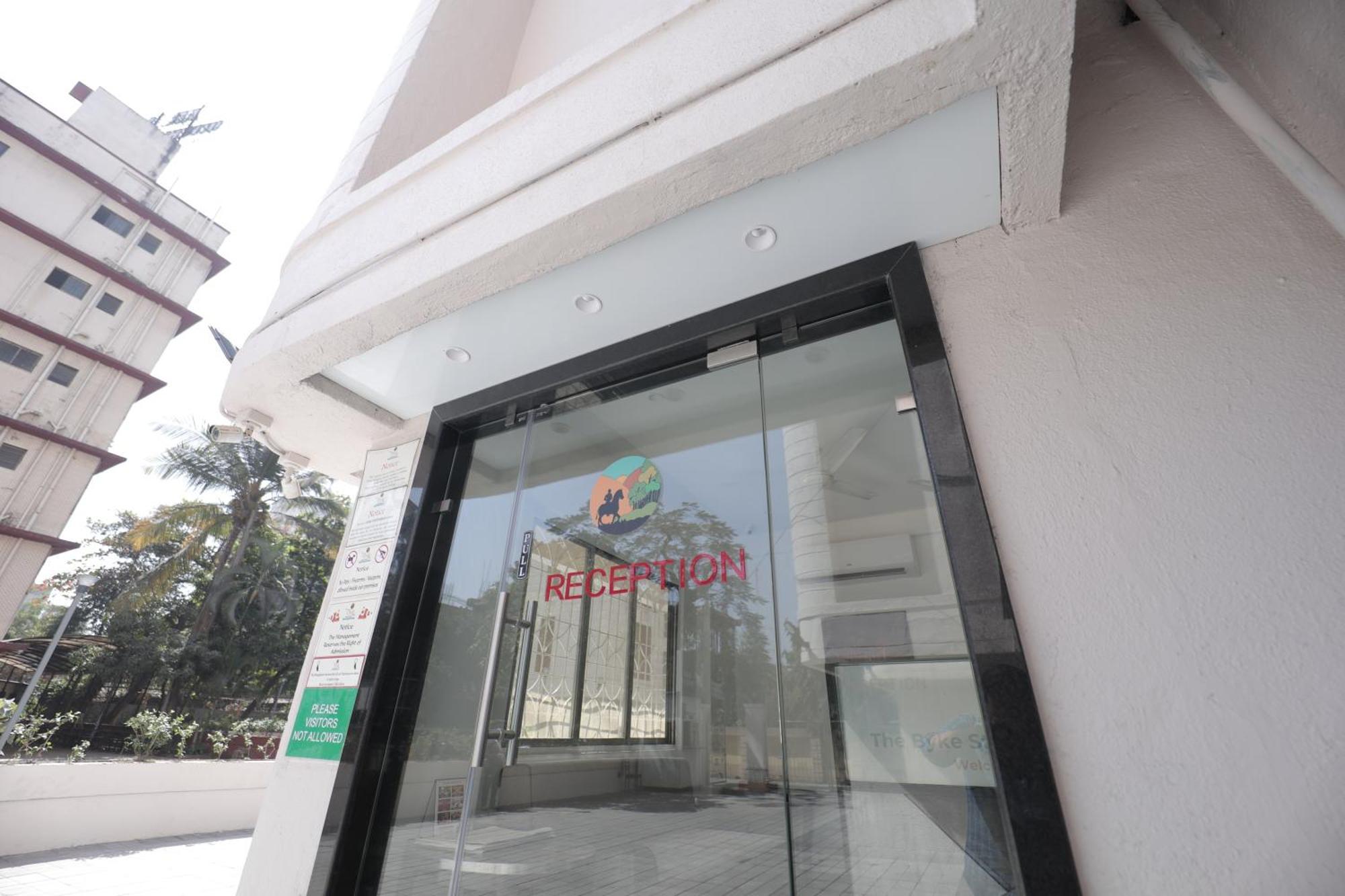 The Byke Studio Pure Veg Apartment, Тане Екстериор снимка